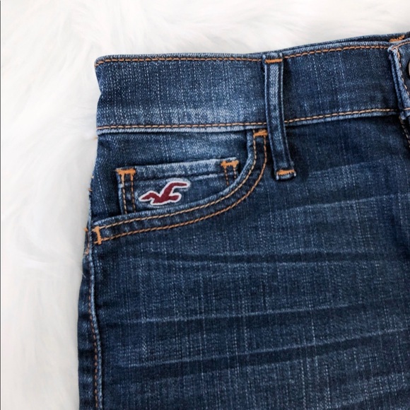 Hollister Denim High Waisted Denim Shorts - Picture 3 of 4
